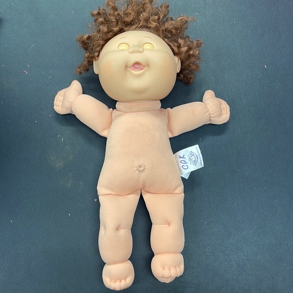 Cabbage patch doll - Picture 1 of 4